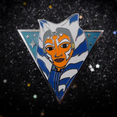 Product photo: enamel pin of Ahsoka Tano bust